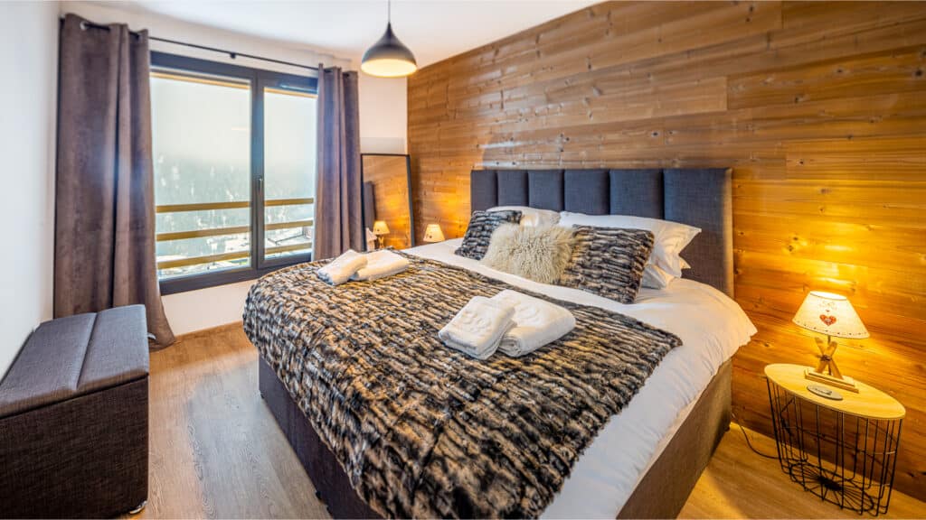 Lit king size chambre double location appartement luxe montagne